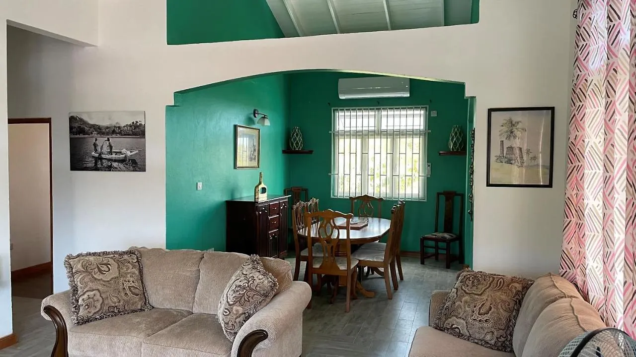 Travellers Villa Roseau Dominika