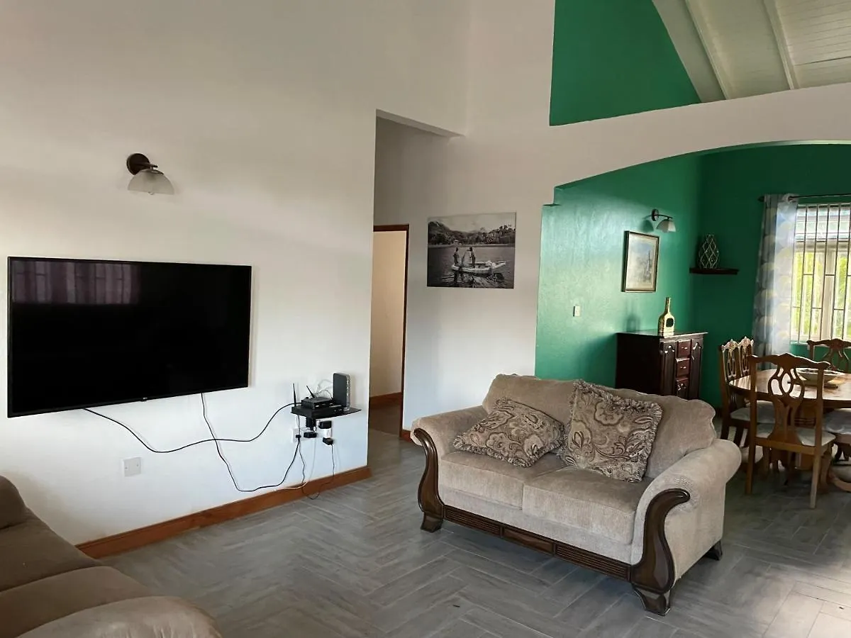 Travellers Villa 罗索 公寓